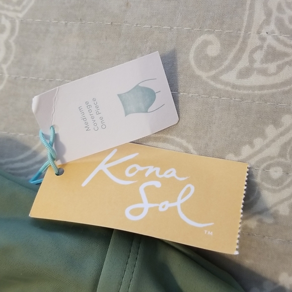 Swimsuit - Picture 4 of 4